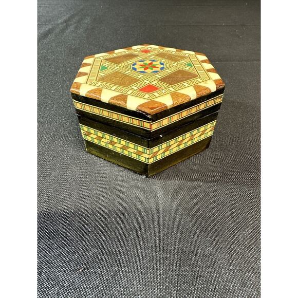 Vintage Victor Molero Inlaid Wooden Hexagon Trinket Box Hand Made In Spain - Picture 6 of 13